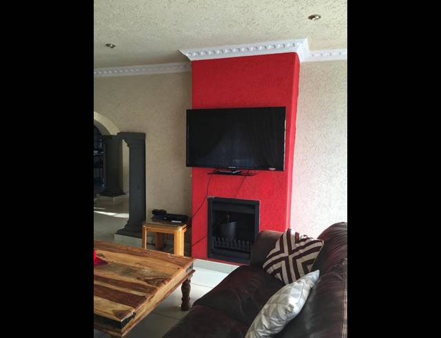 5 BEDROOM HOUSE FOR SALE IN CHROOM PARK